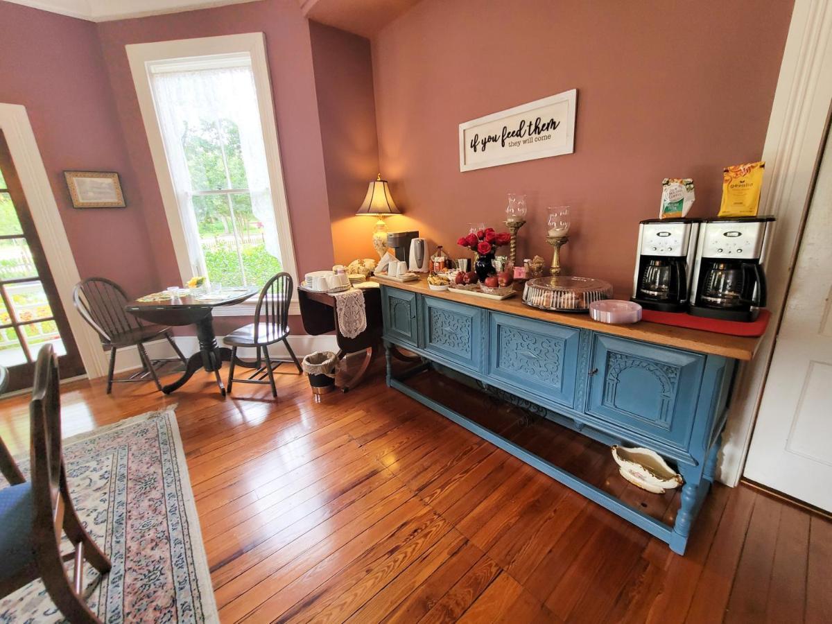 Camellia Rose Inn- King Room Southern Charm Гейнсвил Екстериор снимка